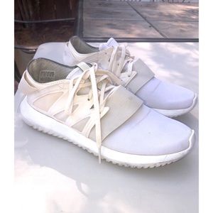 Women’s Adidas shoes